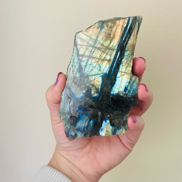 Labradorite - Picture 5 of 12